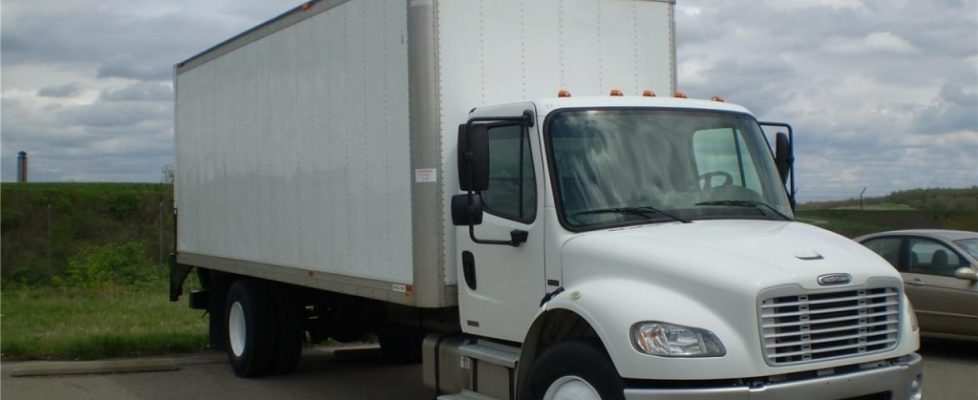 Freight-Liner-Cargo-Truck